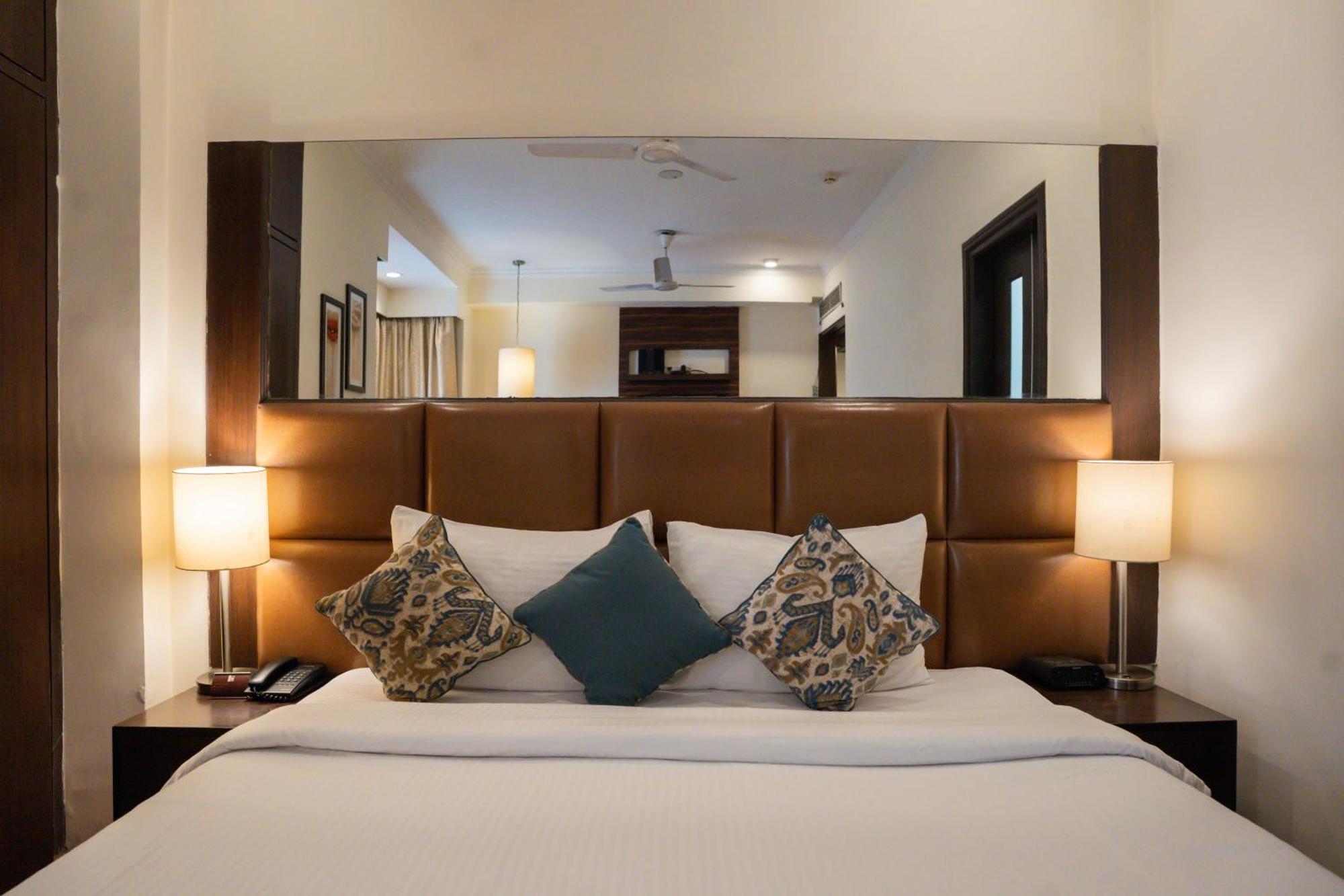 Ahuja Residency Cyber City II Gurgaon Dış mekan fotoğraf