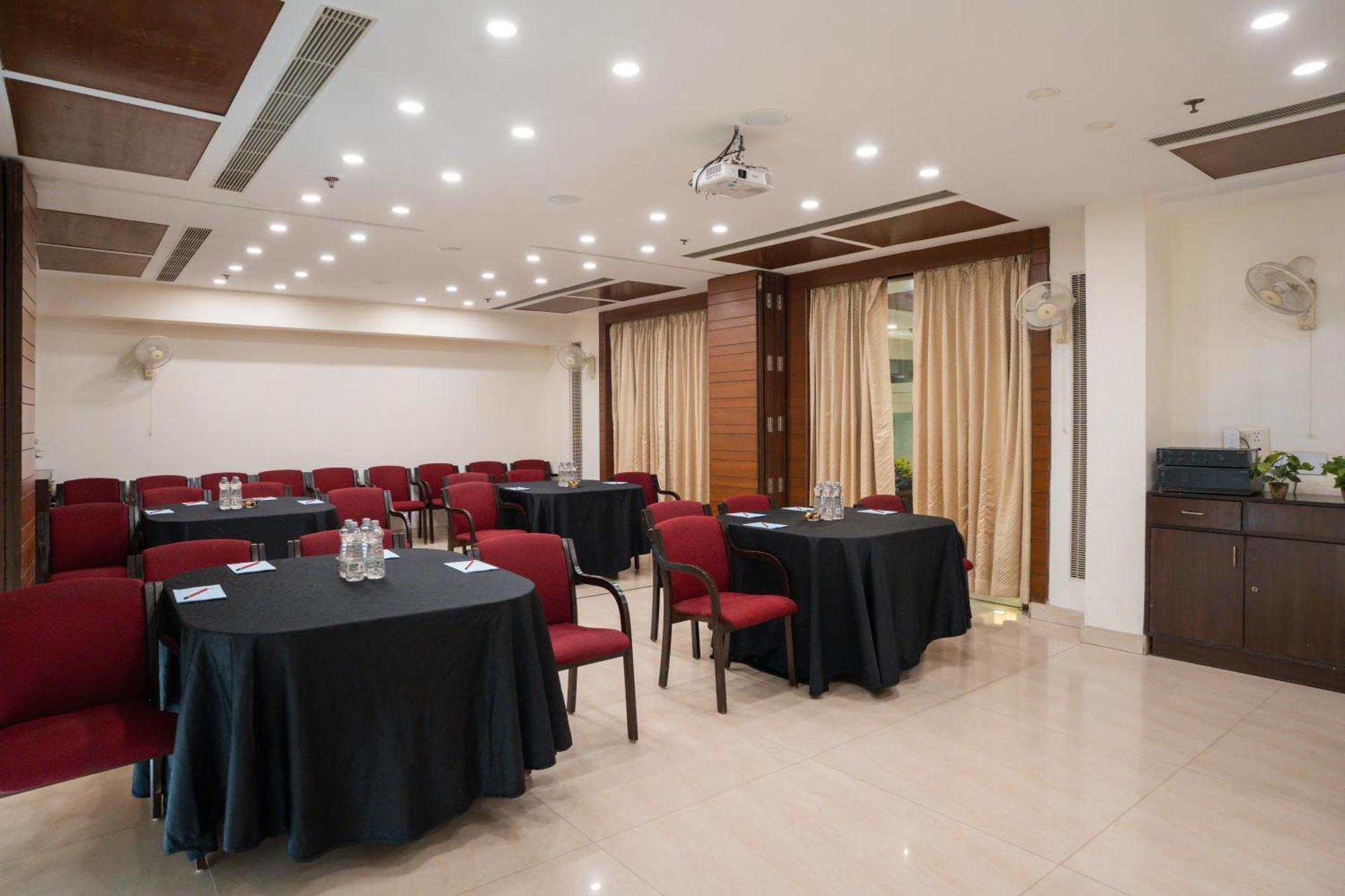 Ahuja Residency Cyber City II Gurgaon Dış mekan fotoğraf